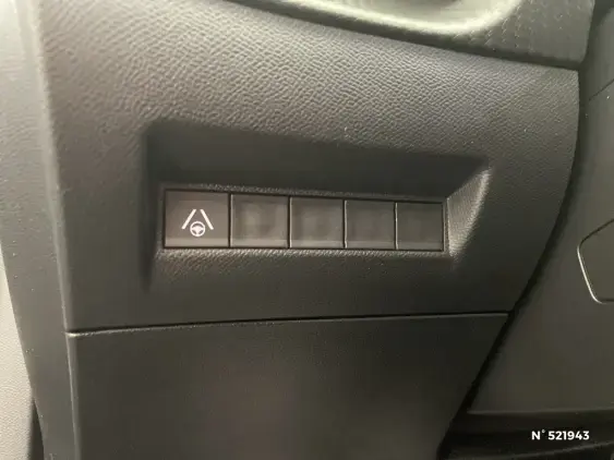 PEUGEOT 2008 II - voiture d'occasion - Photo 15