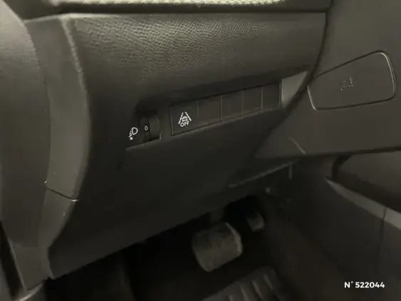 PEUGEOT 2008 II - voiture d'occasion - Photo 15