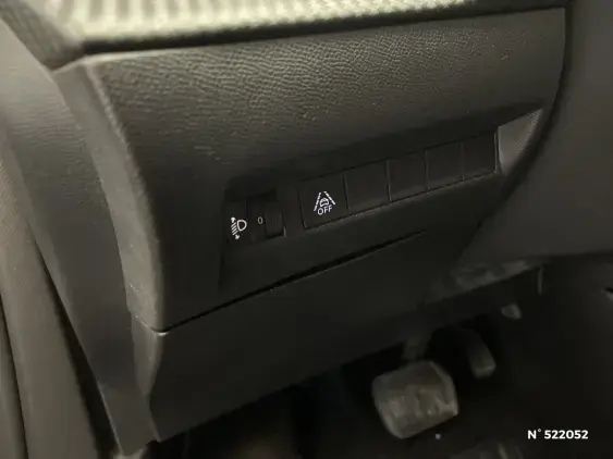 PEUGEOT 2008 II - voiture d'occasion - Photo 15