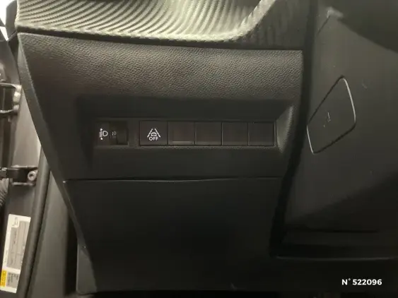 PEUGEOT 2008 II - voiture d'occasion - Photo 14
