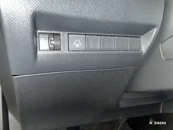 PEUGEOT 2008 II - voiture d'occasion - Photo 15