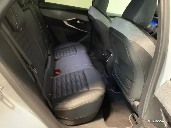 PEUGEOT 3008 ELECTRIQUE III - voiture d'occasion - Photo 11
