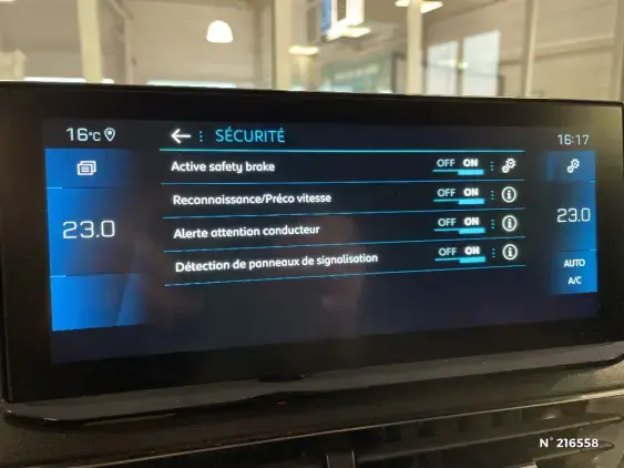 PEUGEOT 3008 II - voiture d'occasion - Photo 37