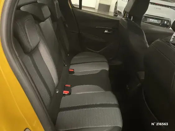 PEUGEOT 208 BUSINESS R II - voiture d'occasion - Photo 11