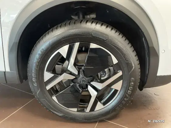 PEUGEOT 2008 - voiture d'occasion - Photo 8