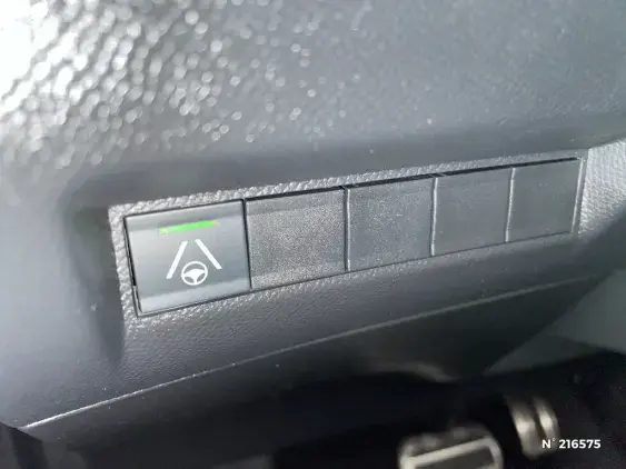 PEUGEOT 2008 - voiture d'occasion - Photo 15