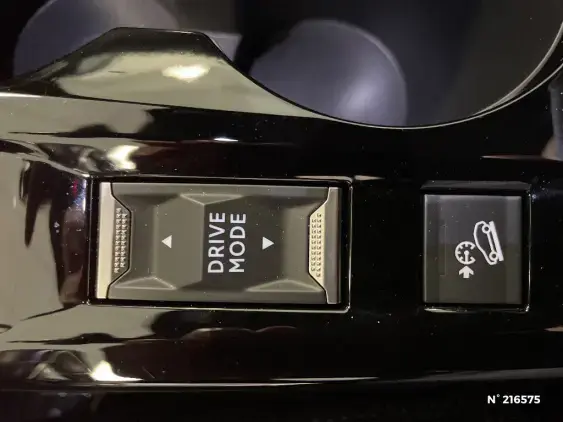 PEUGEOT 2008 - voiture d'occasion - Photo 31