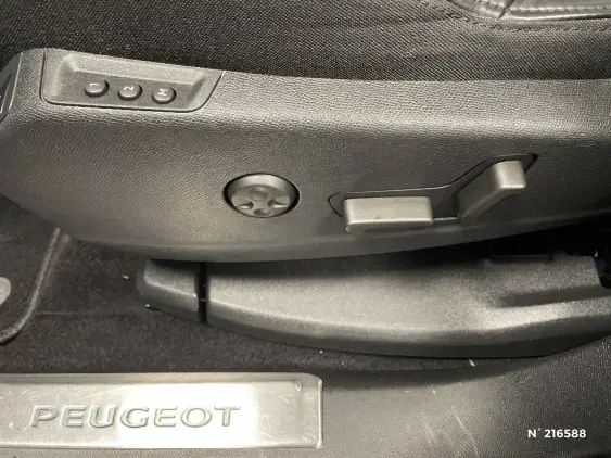 PEUGEOT 3008 II - voiture d'occasion - Photo 32