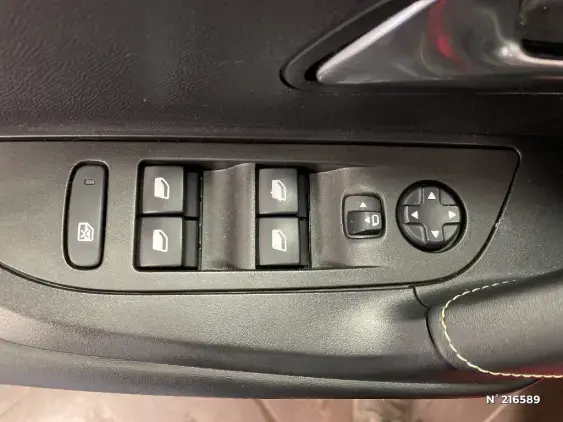 PEUGEOT 2008 II - voiture d'occasion - Photo 28