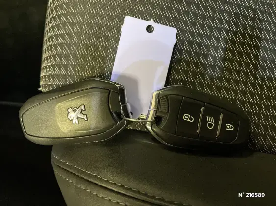 PEUGEOT 2008 II - voiture d'occasion - Photo 33