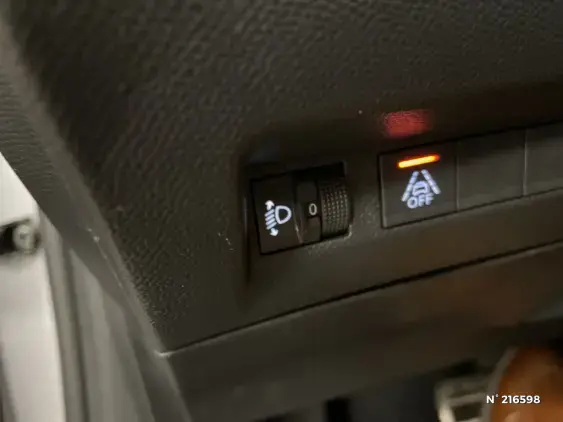 PEUGEOT 208 BUSINESS R II - voiture d'occasion - Photo 15