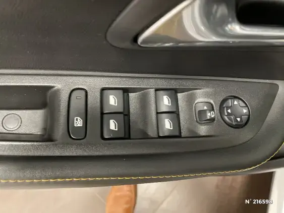 PEUGEOT 208 BUSINESS R II - voiture d'occasion - Photo 26