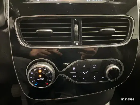 RENAULT CLIO IV - voiture d'occasion - Photo 26