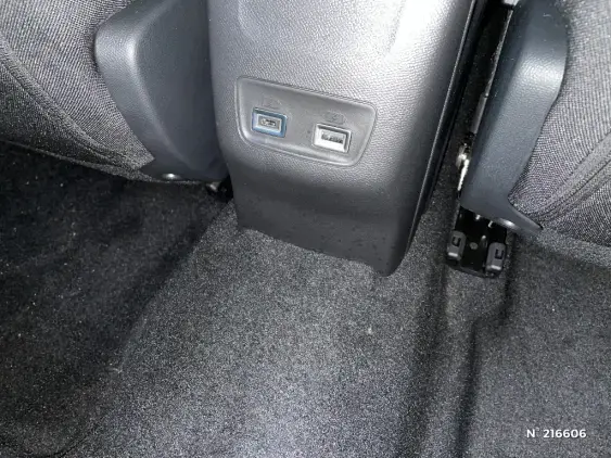 PEUGEOT 2008 II - voiture d'occasion - Photo 25