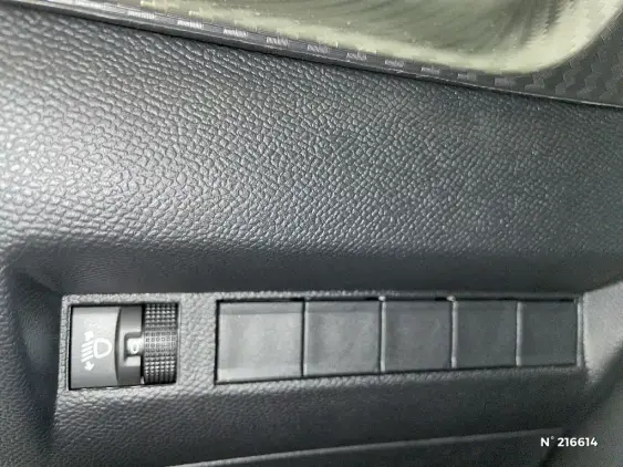 PEUGEOT 208 II - voiture d'occasion - Photo 15