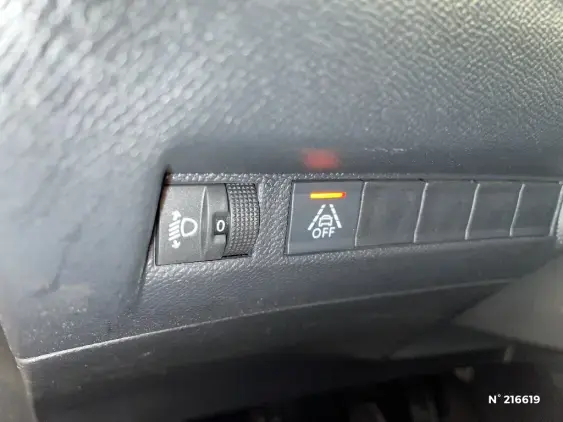 PEUGEOT 2008 II - voiture d'occasion - Photo 15