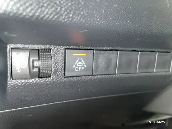 PEUGEOT 2008 II - voiture d'occasion - Photo 15