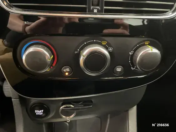 RENAULT CLIO IV - voiture d'occasion - Photo 28