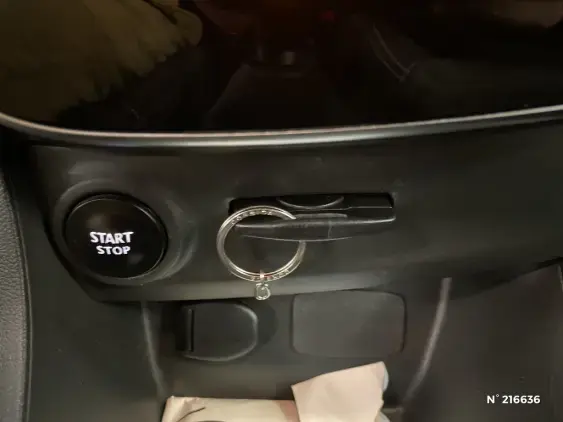 RENAULT CLIO IV - voiture d'occasion - Photo 29