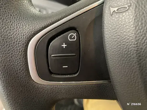 RENAULT CLIO IV - voiture d'occasion - Photo 32