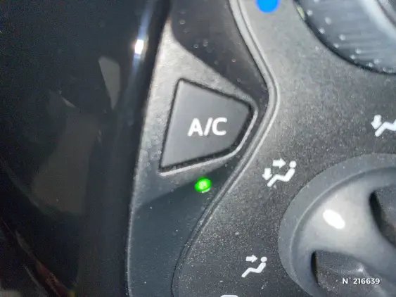 PEUGEOT 108 - voiture d'occasion - Photo 29