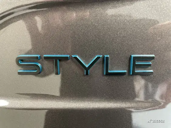 PEUGEOT 208 BUSINESS R II - voiture d'occasion - Photo 28