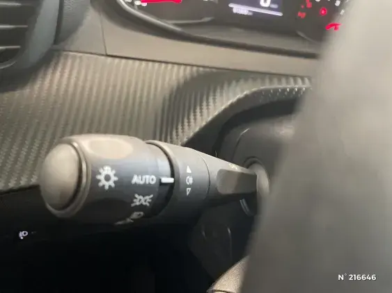 PEUGEOT 208 II - voiture d'occasion - Photo 29