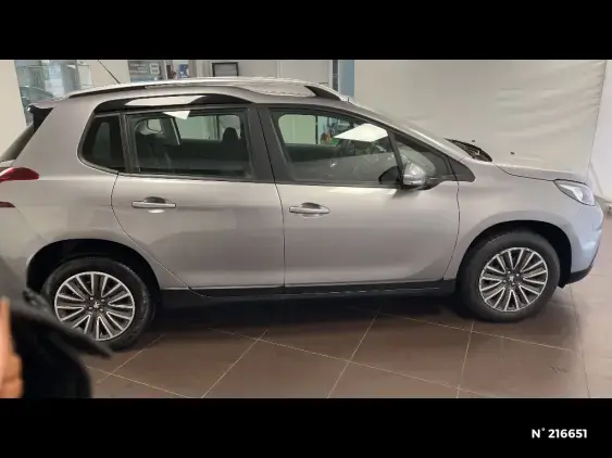 PEUGEOT 2008 - voiture d'occasion - Photo 5