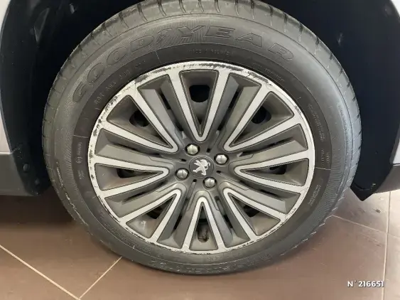 PEUGEOT 2008 - voiture d'occasion - Photo 8