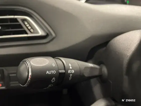 PEUGEOT 308 II - voiture d'occasion - Photo 31