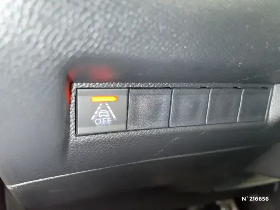 PEUGEOT 2008 II - voiture d'occasion - Photo 15