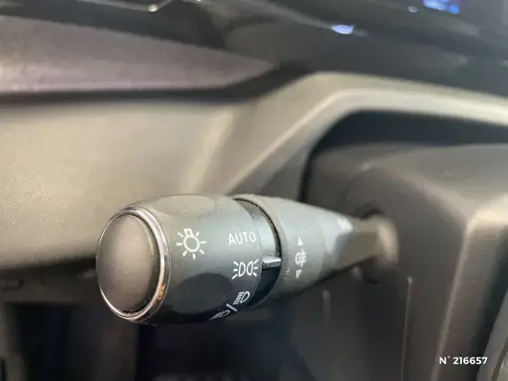 PEUGEOT 308 III - voiture d'occasion - Photo 27