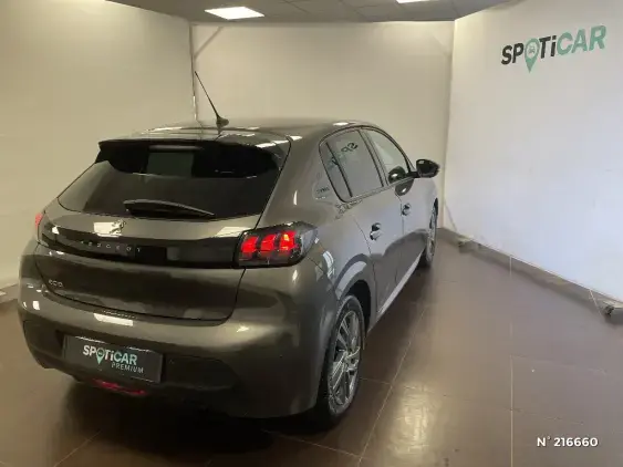 PEUGEOT 208 BUSINESS R II - voiture d'occasion - Photo 4