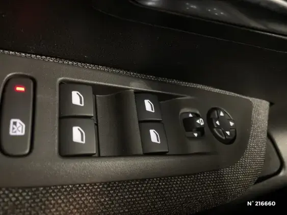 PEUGEOT 208 BUSINESS R II - voiture d'occasion - Photo 30