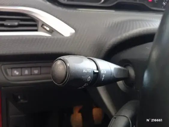 PEUGEOT 2008 - voiture d'occasion - Photo 28