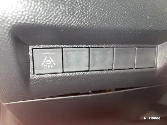 PEUGEOT 208 II - voiture d'occasion - Photo 15