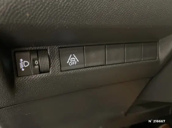 PEUGEOT 208 II - voiture d'occasion - Photo 15