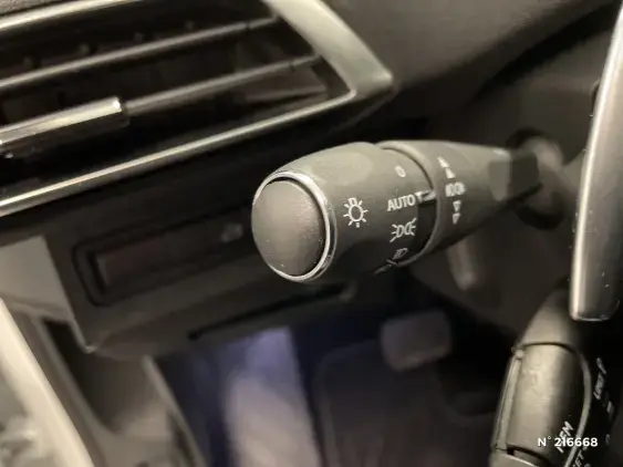 PEUGEOT 3008 II - voiture d'occasion - Photo 27