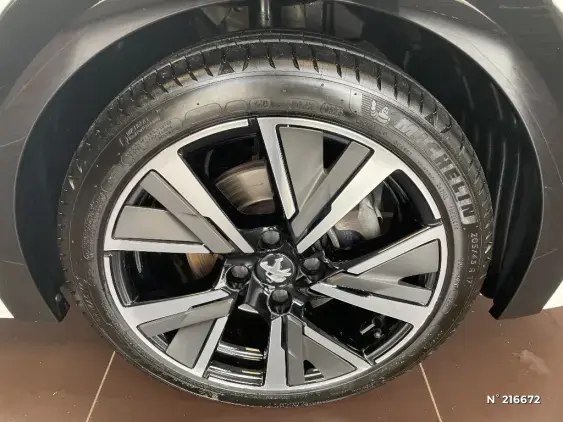 PEUGEOT 208 BUSINESS R II - voiture d'occasion - Photo 8