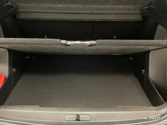 PEUGEOT 2008 II - voiture d'occasion - Photo 26