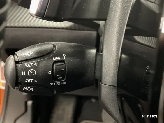 PEUGEOT 2008 II - voiture d'occasion - Photo 31