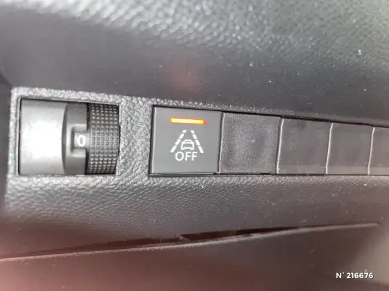 PEUGEOT 2008 II - voiture d'occasion - Photo 15