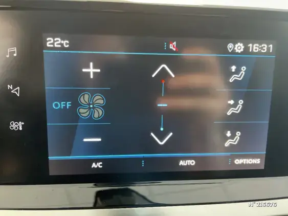 PEUGEOT 2008 II - voiture d'occasion - Photo 32