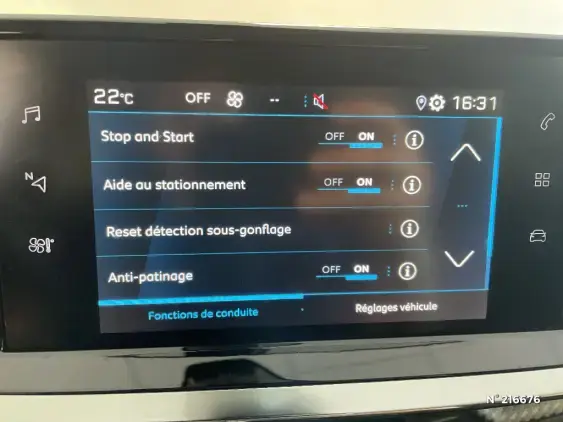 PEUGEOT 2008 II - voiture d'occasion - Photo 33