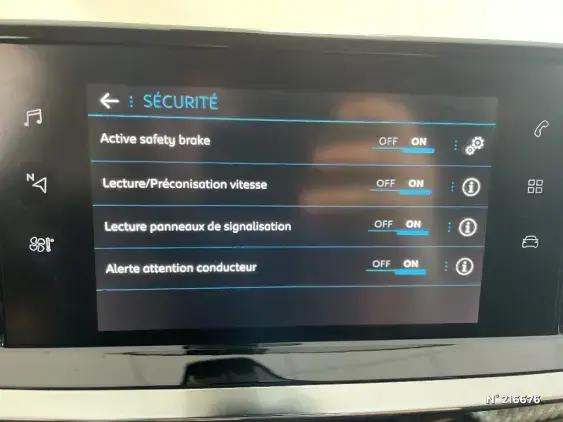 PEUGEOT 2008 II - voiture d'occasion - Photo 34