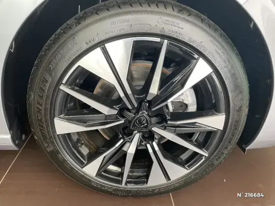 PEUGEOT 308 III - voiture d'occasion - Photo 8