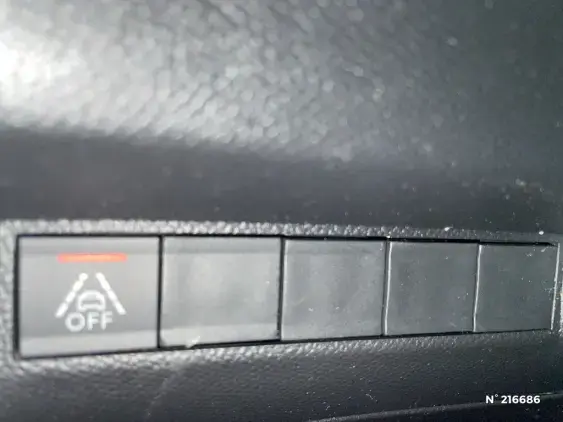 PEUGEOT 208 BUSINESS R II - voiture d'occasion - Photo 15