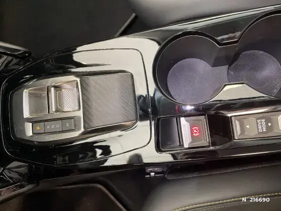 PEUGEOT 2008 II - voiture d'occasion - Photo 26