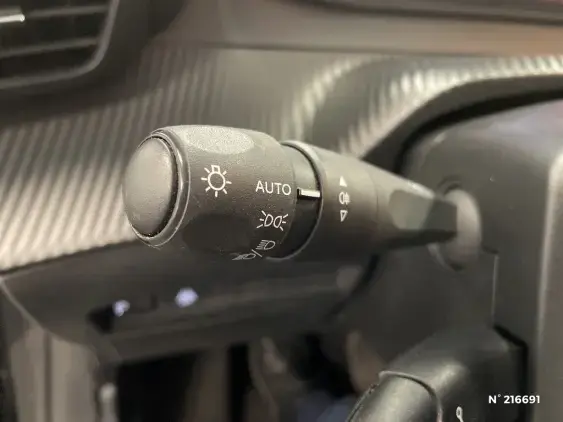 PEUGEOT 208 II - voiture d'occasion - Photo 29