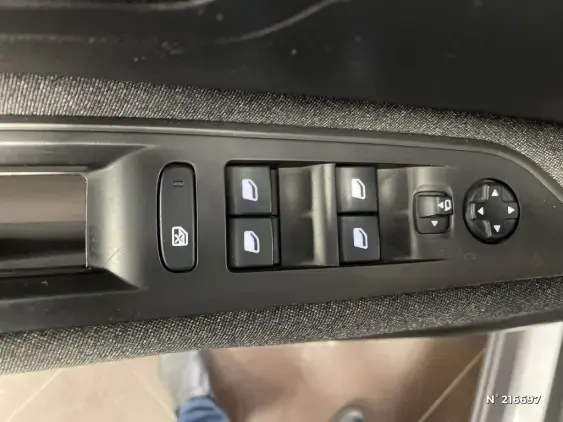 PEUGEOT 3008 II - voiture d'occasion - Photo 26